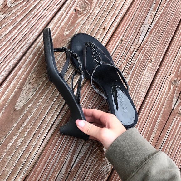 Kenneth Cole Black Heels - Picture 2 of 4